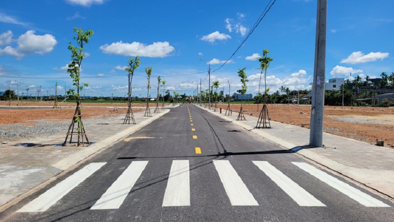 Rà soát các khu tái định cư phục vụ cao tốc Quảng Ngãi - Hoài Nhơn để bố trí phục vụ Dự án đường sắt tốc độ cao Bắc - Nam qua tỉnh Quảng Ngãi.