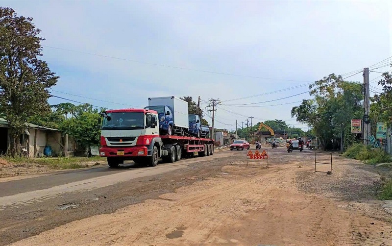 Vướng mặt bằng nguyên nhân chính khiến Dự án cải tạo, nâng cấp quốc lộ 14E thực hiện chậm.