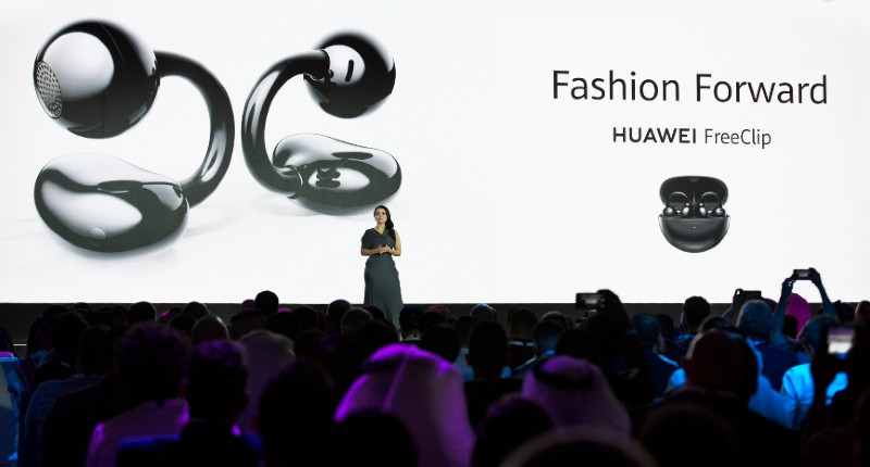 Huawei ra mắt tai nghe FreeClip với thiết kế thời thượng, pin 32 giờ, giá  5.47