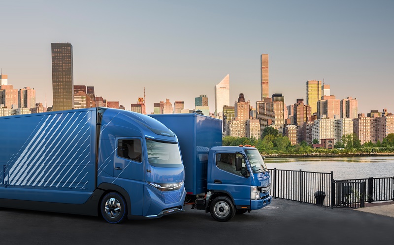 Xe tải eCanter đầu tiên đã được chuyển giao cho khách hàng tại Nhật Bản và Mỹ 