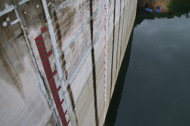 cột đo nước hồ thuỷ điện Sông Bung 4