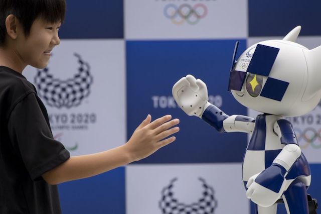 Robot linh vật Miraitowa do Toyota sáng tạo