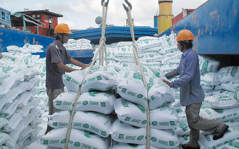 Công thương đề nghị tăng mua gạo dự trữ 