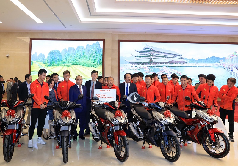 Honda Việt Nam tặng xe máy cho Đội tuyển U22