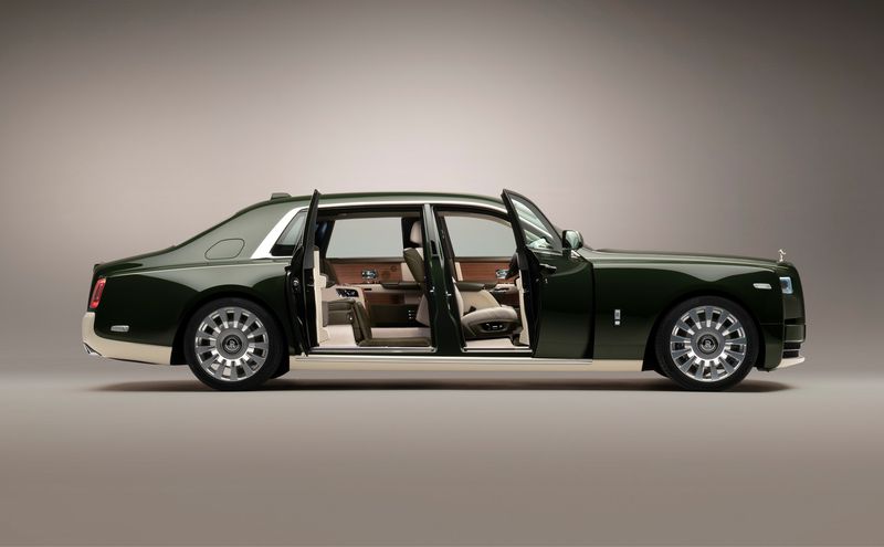 RollsRoyce giới thiệu 12 chiếc coupe cuối cùng dùng động cơ V12