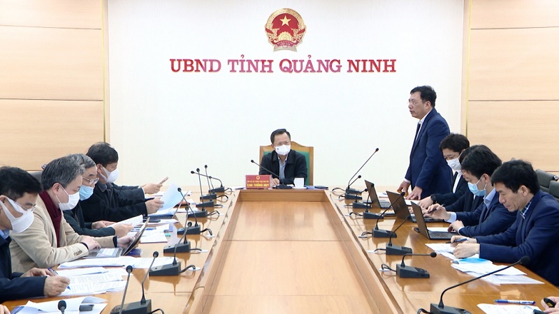 Ông Lê Như Linh - Tổng Giám đốc PV Power, đại diện Liên danh nhà đầu tư báo cáo về tiến độ triển khai Dự án Nhà máy điện khí LNG Quảng Ninh.