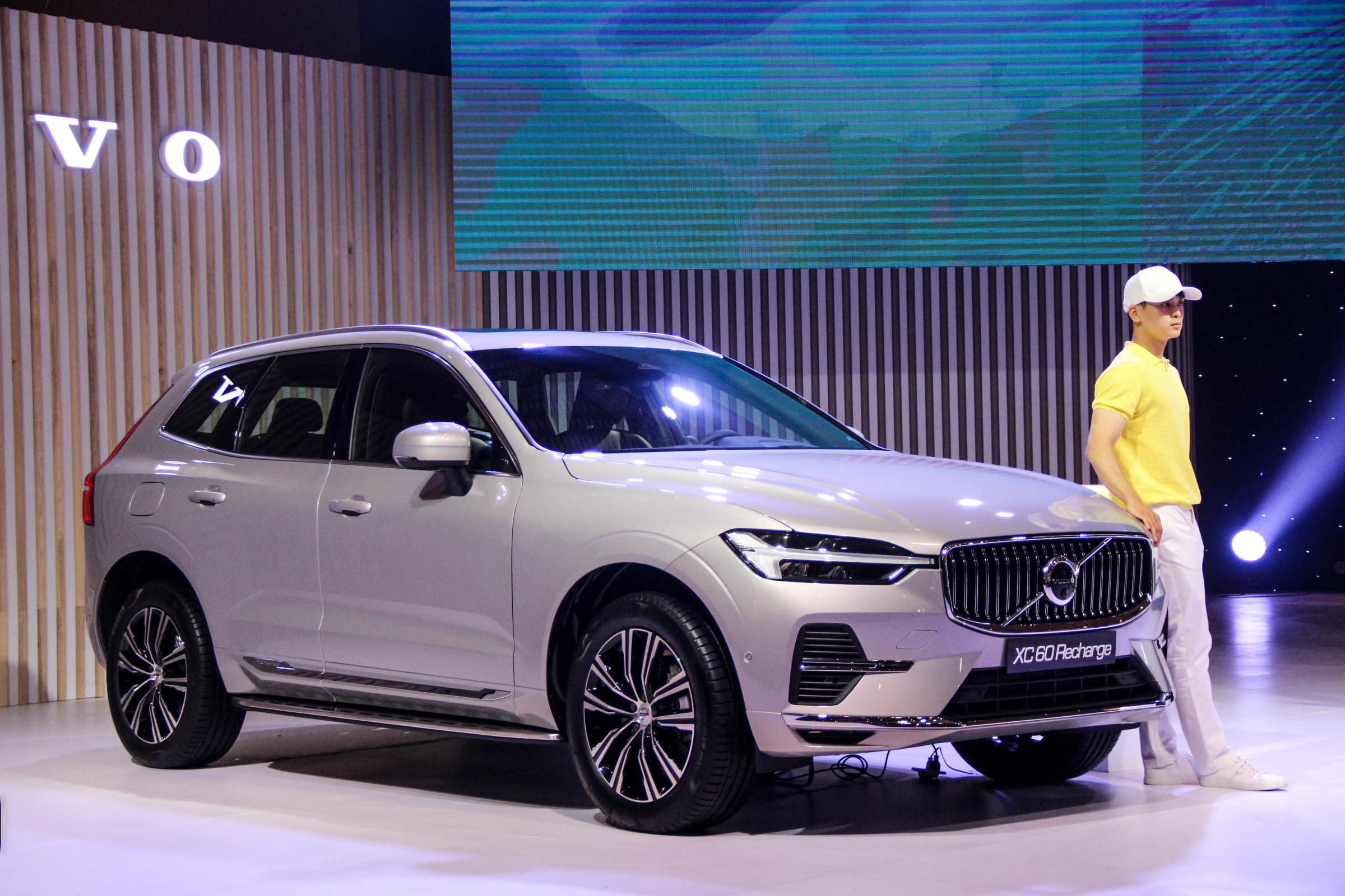 Mẫu xe XC60 Rechage có giá công bố 2,75 tỷ đồng, vượt xa tầm với của đa số người tiêu dùng 