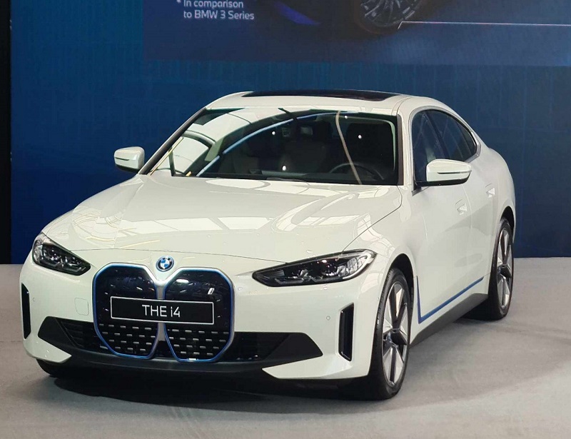 THACO AUTO giới thiệu 2 mẫu xe BMW thuần điện