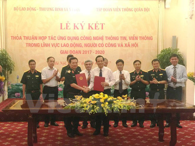 Lễ ký kết hợp tác ứng dụng công nghệ thông tin giữa Bộ Lao động - Thương binh và Xã hội và Tập đoàn Viettel