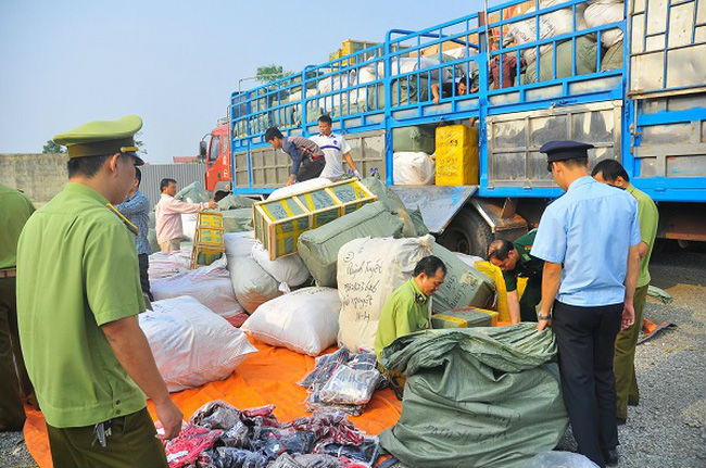 Lực lượng quản lý thị trường Hà Nội thường xuyên kiểm tra các tuyến đường, bến xe kịp thời phát hiện vi phạm