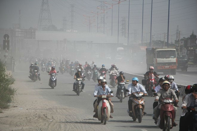Nồng độ khói bụi vượt quá giới hạn cho phép tại nhiều điểm quabn trắc tại Hà Nội