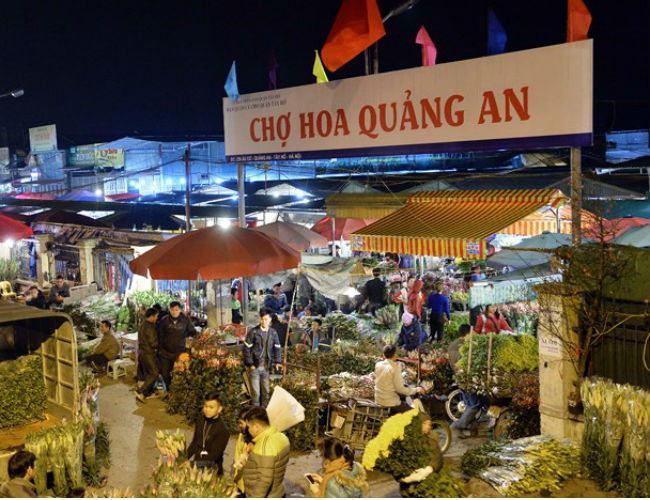 Chợ hoa Quảng An, nơi cung cấp nguồn hoa tươi cho TP. Hà Nội 