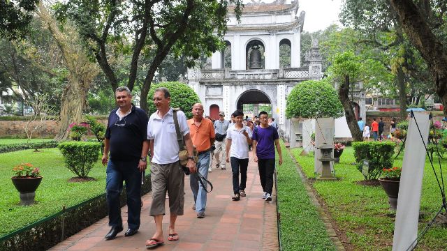 Các điểm du lịch văn hóa tại Hà Nội luôn hấp dẫn du khách quốc tế (Ảnh minh họa: Internet)
