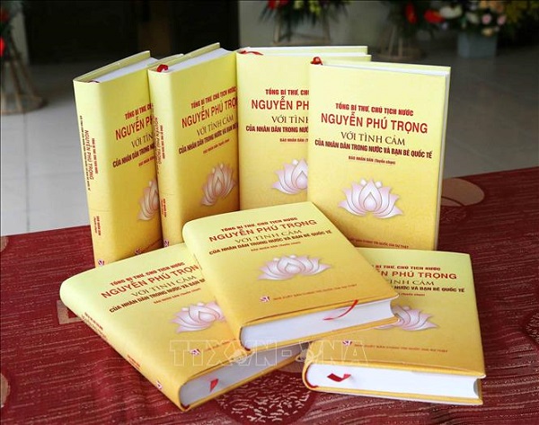 Hơn 600 trang sách là những bài viết khắc hoạ sinh động về Tổng Bí thư, Chủ tịch Nước Nguyễn Phú Trọng