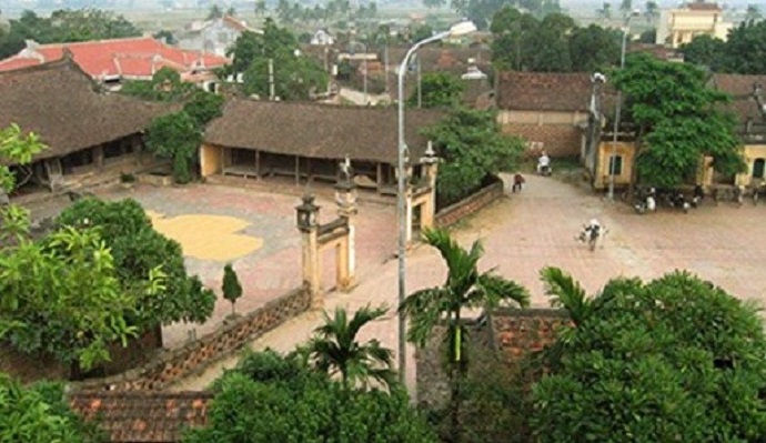 Làng cổ Đường Lâm mang nét đặc trưng của của một làng Việt cổ vùng đồng bằng châu thổ sông Hồng