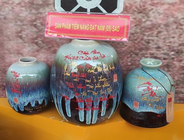 Bộ sản phẩm gốm men suối ngọc của HTX Sản xuất kinh doanh gốm sứ Tân Thịnh đượch đề nghị Trung ương đánh giá, công nhận là sản phẩm OCOP cấp Quốc gia năm 2019 (đợt 1)