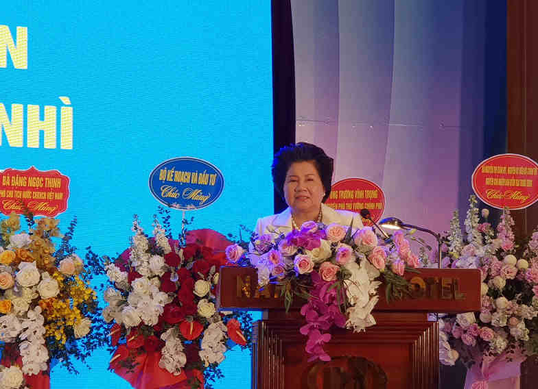 Bà Trương Tú Phương, Chủ tịch HĐQT Công ty cổ phần Đại An phát biểu tại lễ kỷ niệm