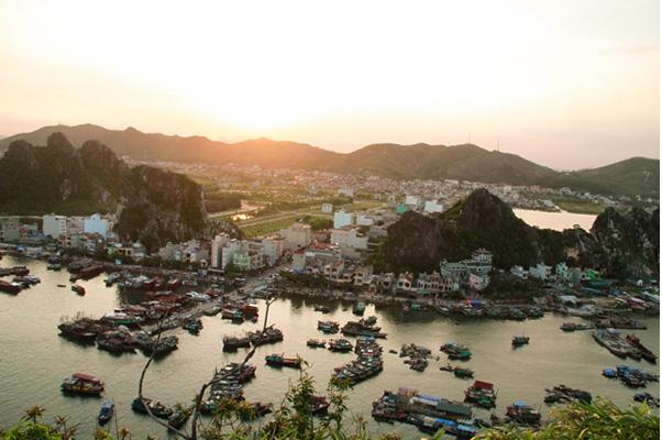 Cảng Cái Rồng, huyện Vân Đồn