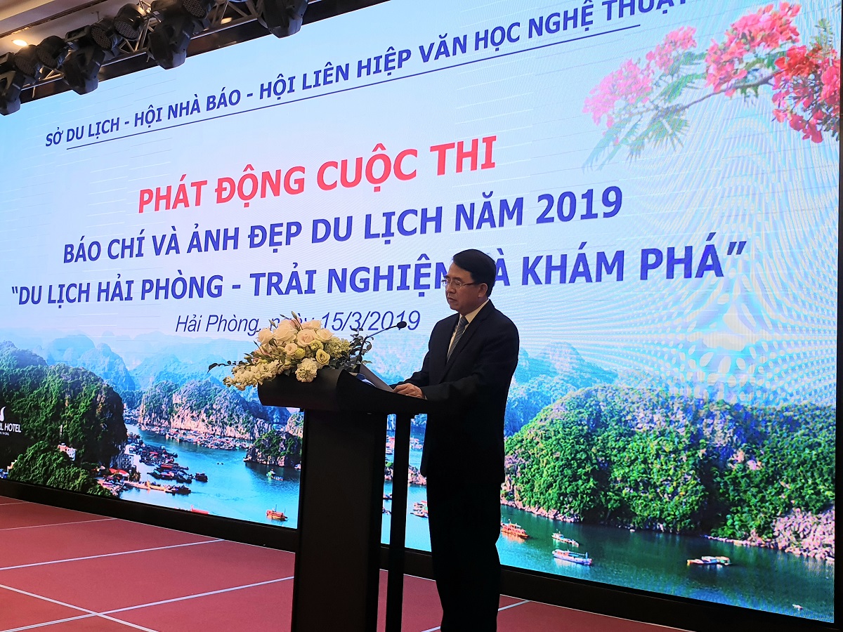 Ông Lê Khắc Nam, Phó Chủ tịch UBND thành phố Hải Phòng phát biểu tại lễ phát động 02 cuộc thi