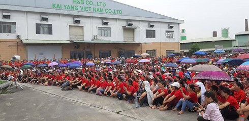 Gần 2.000 công nhân lao động đã có buổi đối thoại trực tiếp với Ban lãnh đạo mới Công ty TNHH KaiYang. Ảnh: CTV