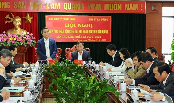 Ông Nguyễn Văn Bình, Ủy viên Bộ Chính trị, Bí thư Trung ương Đảng, Trưởng Ban kinh tế Trung ương phát biểu tại hội nghị