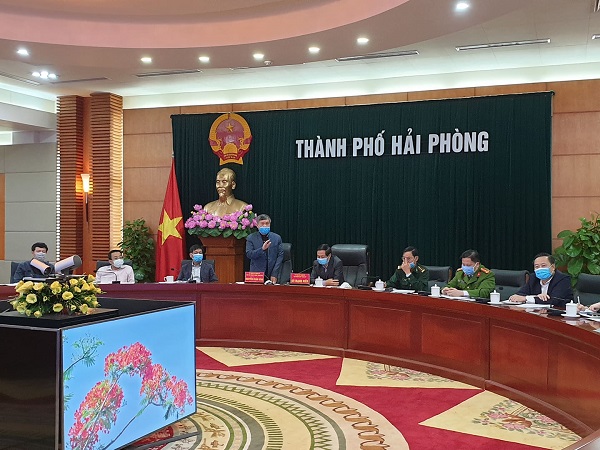 Ông Nguyễn Xuân Bình, Phó Chủ tịch Thường trực UBND thành phố Hải Phòng phát biểu tại cuộc họp
