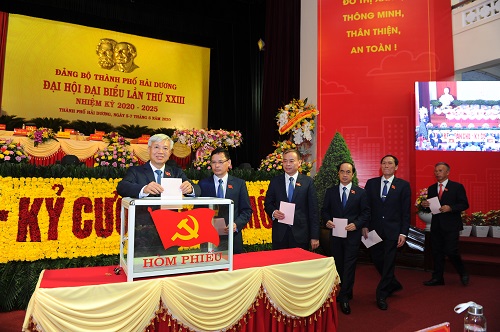 Đại hội Đảng bộ TP Hải Dương là đại hội điểm cấp trên cơ sở đầu tiên của tỉnh Hải Dương tiến hành bầu trực tiếp Bí thư Thành ủy
