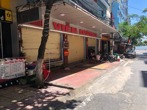 Nhà hàng Viễn Dương (tổ dân phố 18, thị trấn Cát Bà), nơi ông N.M.Đ ăn trưa cùng gia đình đã đóng cửa, phong tỏa