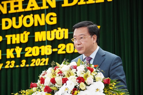 Ông Phạm Xuân Thăng, Ủy viên Trung ương Đảng, Bí thư Tỉnh ủy, Chủ tịch HĐND tỉnh phát biểu tại kỳ họp