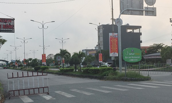 Chốt cầu Đá Vách trên Quốc lộ 17B tại phường Mạo Khê (thị xã Đông Triệu) đi sang thị xã Kinh Môn (Hải Dương) dừng hoạt động từ 0h ngày 25/3