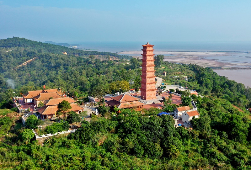 Tháp Tường Long, ở phường Ngọc Xuyên (quận Đồ Sơn) là điểm du lịch của thành phố Hải Phòng