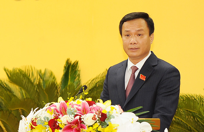 Ông Triệu Thế Hùng, Phó Bí thư Tỉnh ủy, tân Chủ tịch UBND tỉnh Hải Dương khóa XVII phát biểu nhận nhiệm vụ