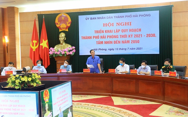 Ông Nguyễn Văn Tùng, Chủ tịch UBND thành phố Hải Phòng kết luận tại Hội nghị trực tuyến triển khai lập Quy hoạch kỳ thành phố Hải Phòng thời kỳ 2021-2023, tầm nhìn đến 2050