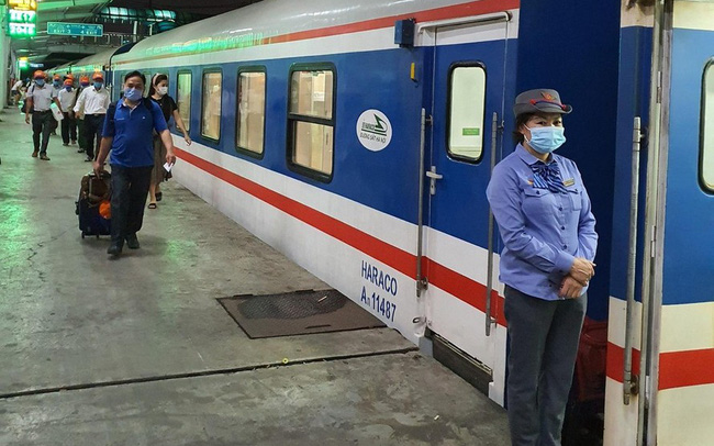 Kiểm soát người đi đến Ga Hải Phòng khi mở lại vận tải hành khách bằng đường sắt