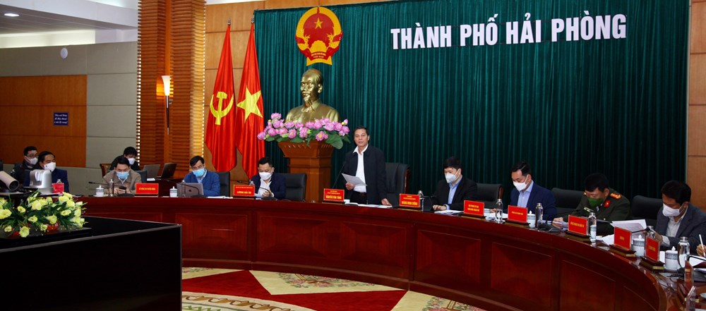 Ông Nguyễn Văn Tùng, Chủ tịch UBND thành phố, Trưởng Ban chỉ đạo chuyển đổi số thành phố Hải Phòng phát biểu chỉ đạo tại cuộc họp