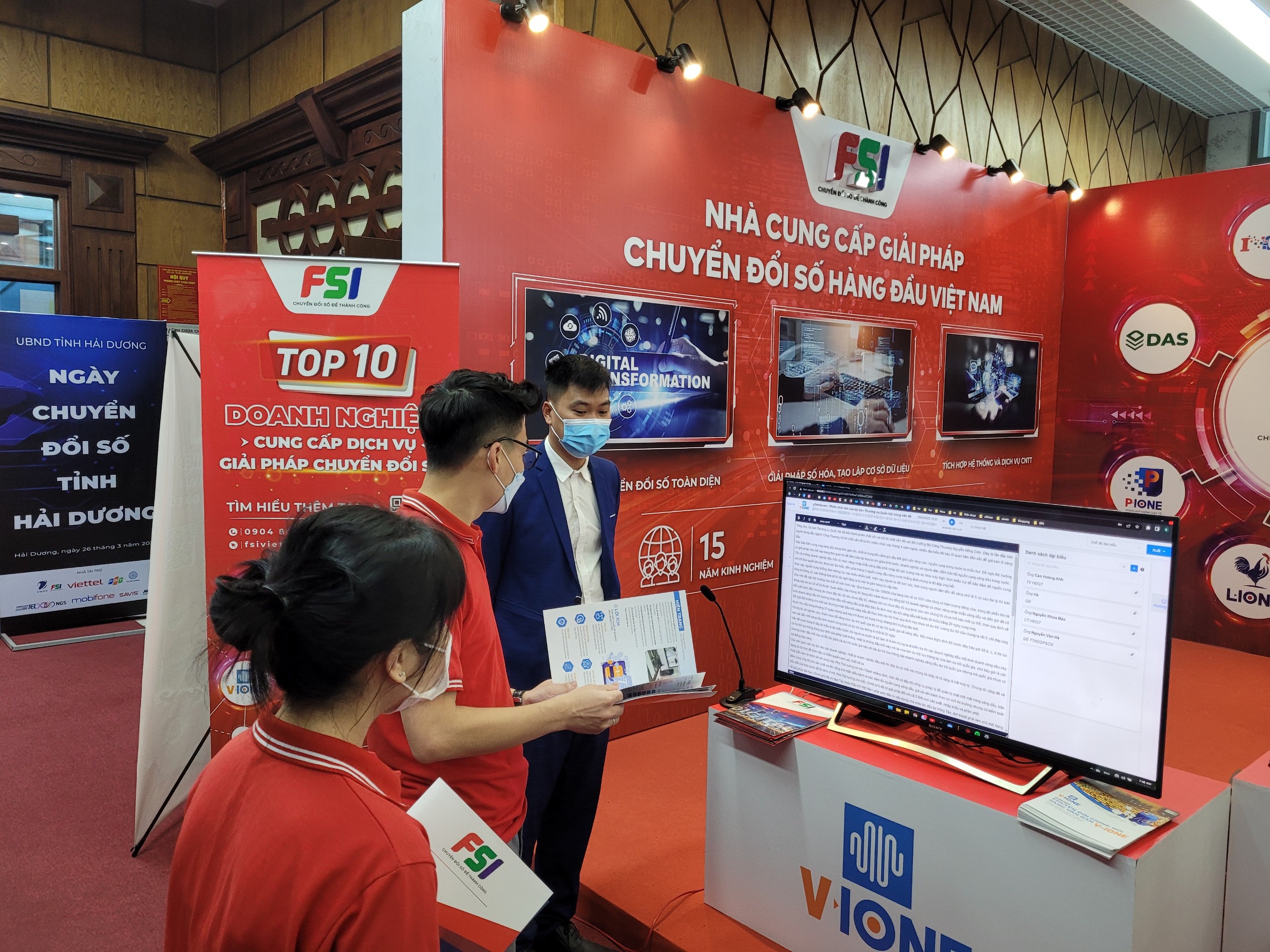 Gian hàng của FSI - doanh nghiệp cung cấp giải pháp chuyển đổi số. Ảnh: Thanh Sơn
