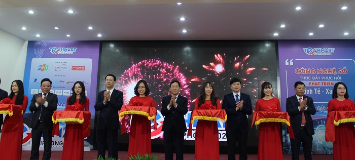 Thứ trưởng Thường trực Bộ Khoa học và Công nghệ Trần Văn Tùng cũng lãnh đạo TP.Hải Phòng, Sở KH&CN cắt băng khai mạc Techmart Haiphong 2022