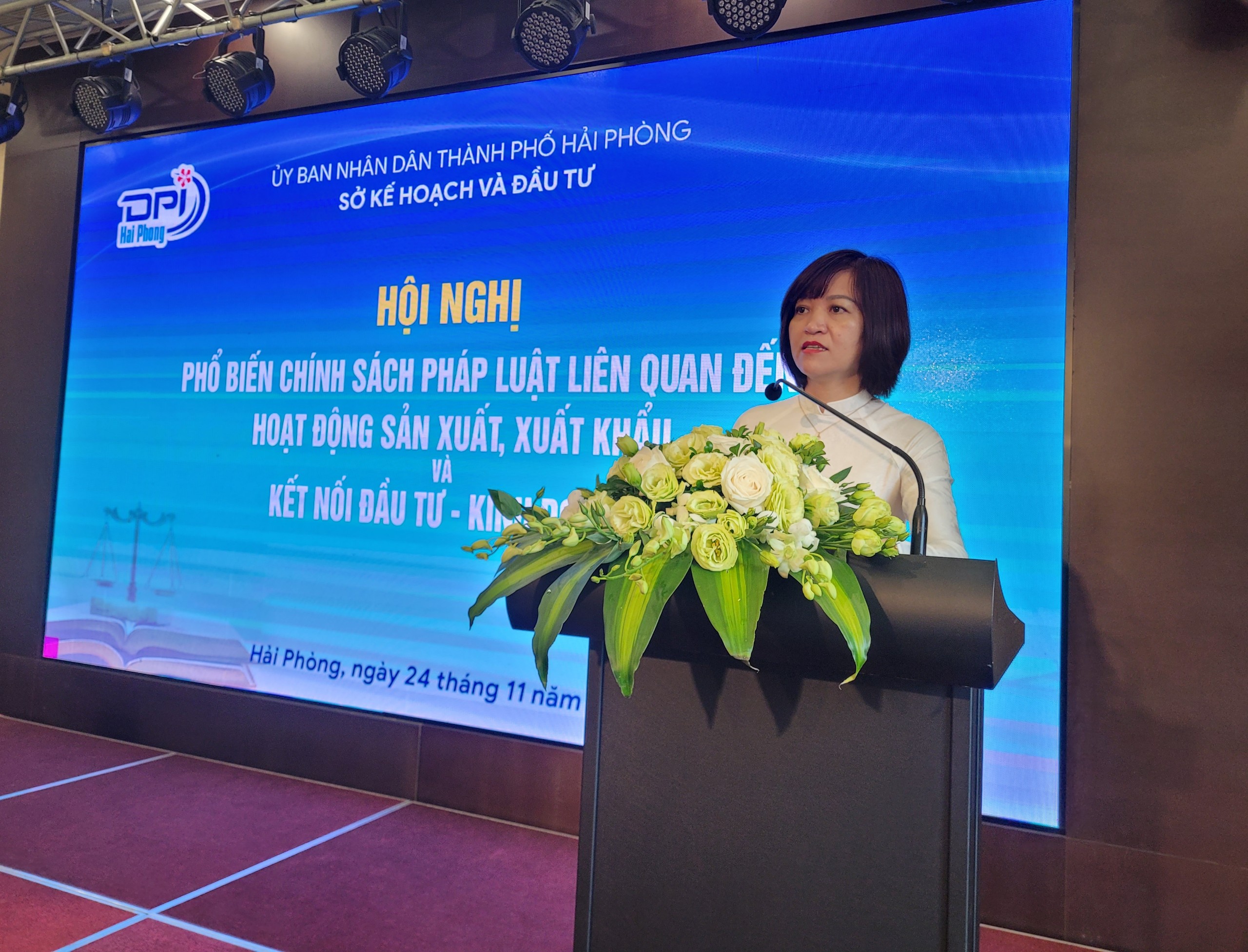 Bà Trần Thị Hải Yến, Phó Giám đốc Sở Kế hoạch và Đầu tư Hải Phòng phát biểu tại Hội nghị