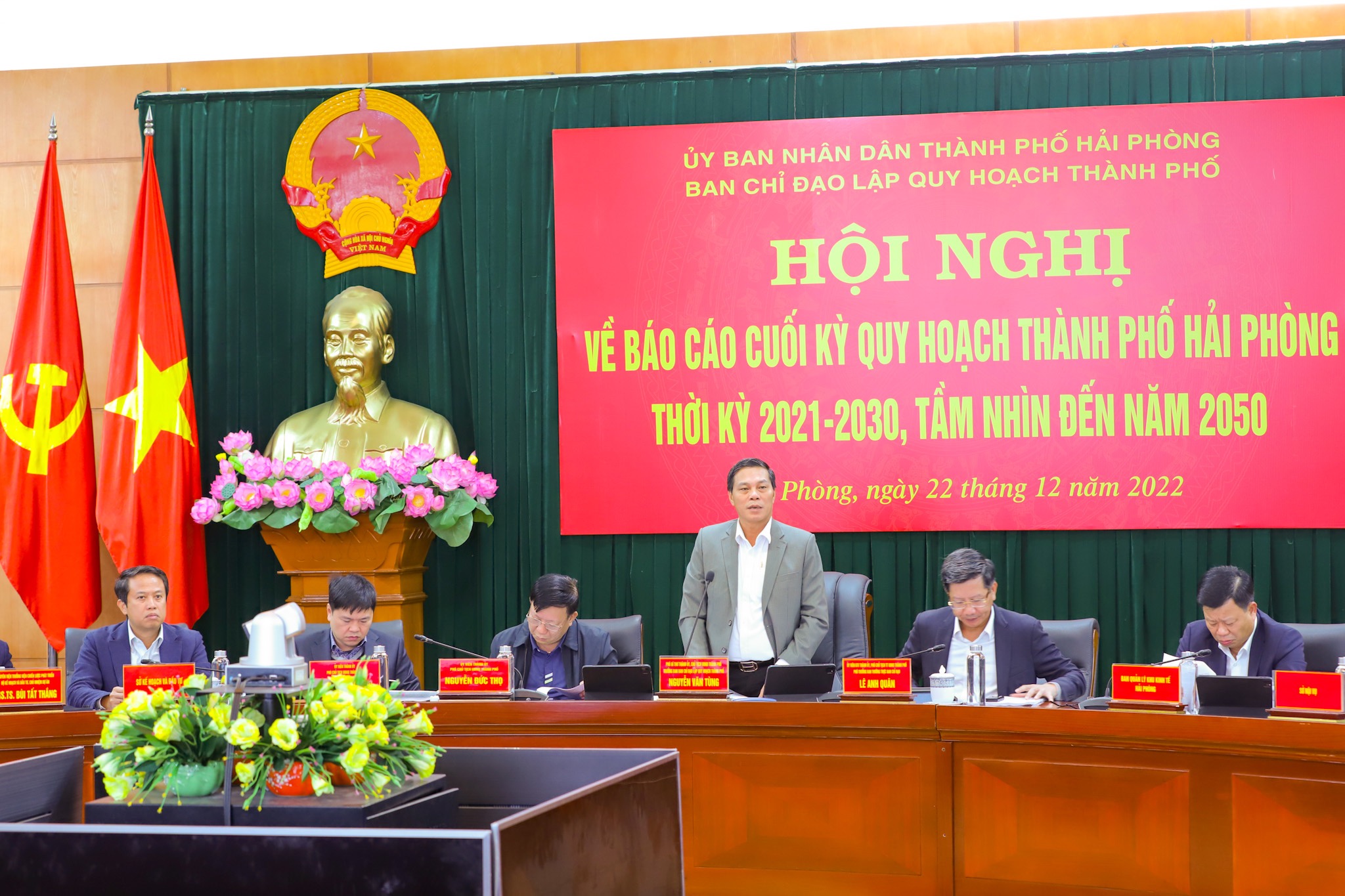 Ông Nguyễn Văn Tùng, Chủ tịch UBND TP.Hải Phòng phát biểu tại hội nghị