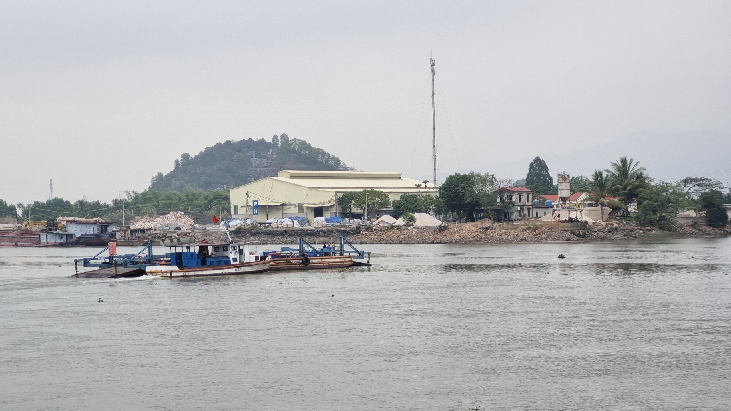 Bến Đụn - phà Lại Xuân rồi cũng sẽ đến lúc hoàn thành sứ mệnh của mình. Ảnh: Thanh Tân