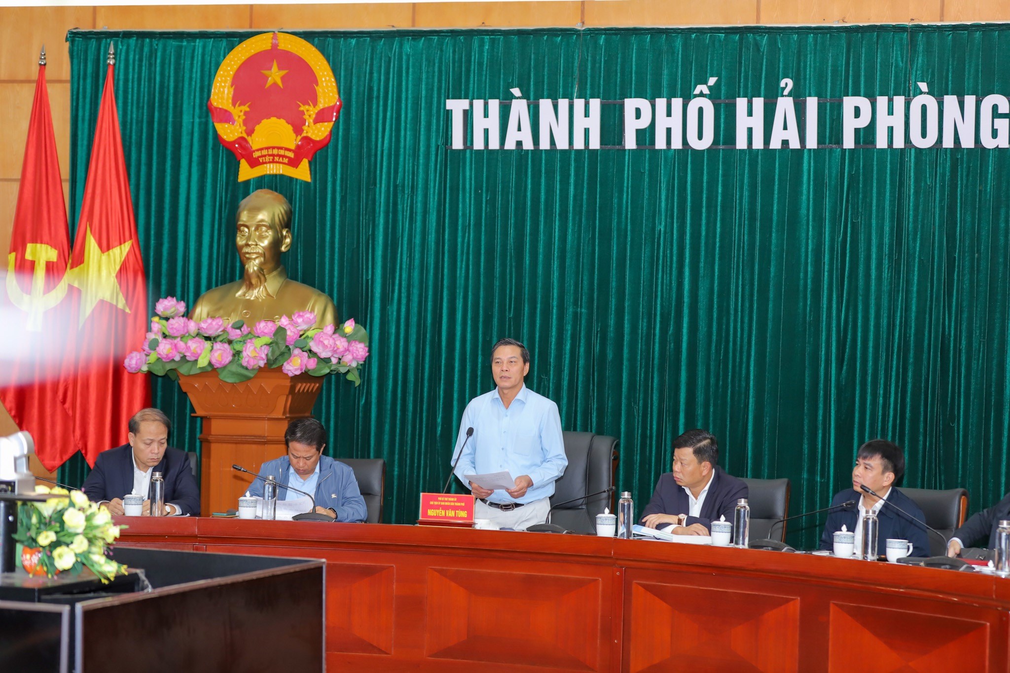 Ông Nguyễn Văn Tùng, Chủ tịch UBND TP.Hải Phòng phát biểu chỉ đạo tại cuộc họp