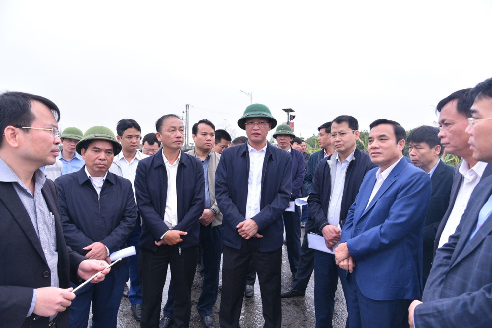 Bí thư Tỉnh ủy Hưng Yên kiểm tra tiến độ thi công Dự án xây dựng đường bên của tuyến đường bộ nối đường cao tốc Hà Nội - Hải Phòng với đường cao tốc Cầu Giẽ - Ninh Bình, đoạn qua địa phận tỉnh