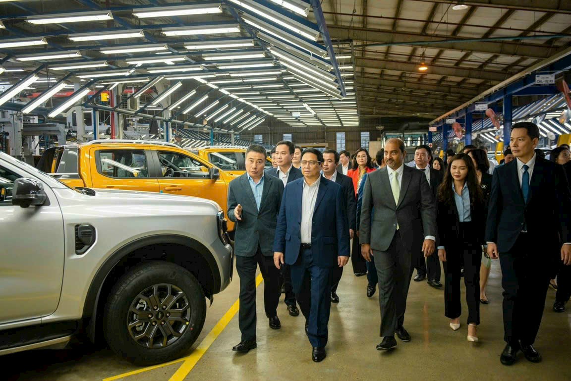 Thủ tướng Chính phủ Phạm Minh Chính thăm và làm việc với Công ty Ford Việt Nam chiều 15/3