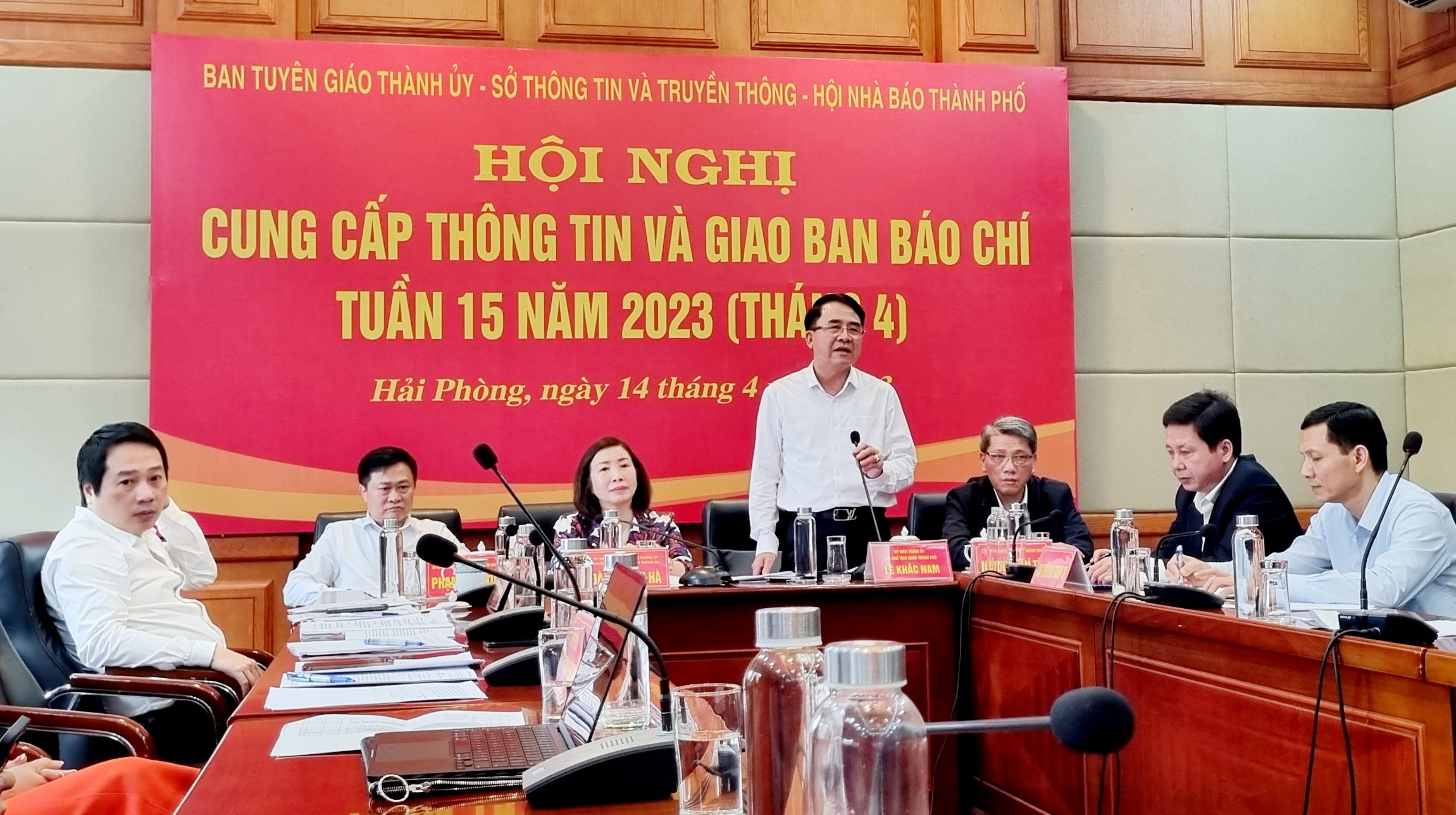 Ông Lê Khắc Nam, Phó Chủ tịch UBND TP.Hải Phòng phát biểu tại Hội nghị