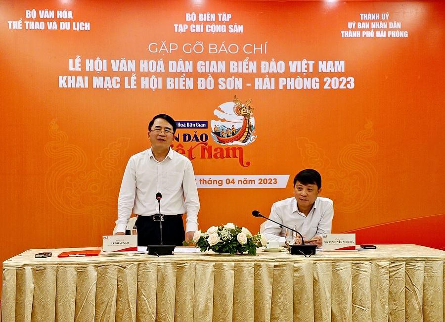 Ông Lê Khắc Nam, Phó Chủ tịch UBND TP.Hải Phòng phát biểu tại cuộc họp báo. Ảnh: Thanh Sơn
