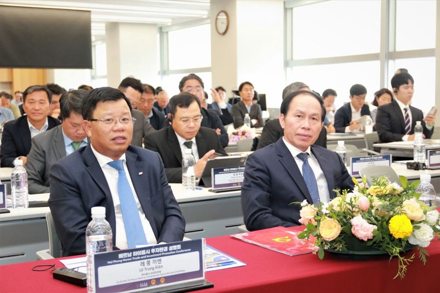 Lãnh đạo thành phố Hải Phòng và các đại biểu dự Hội nghị