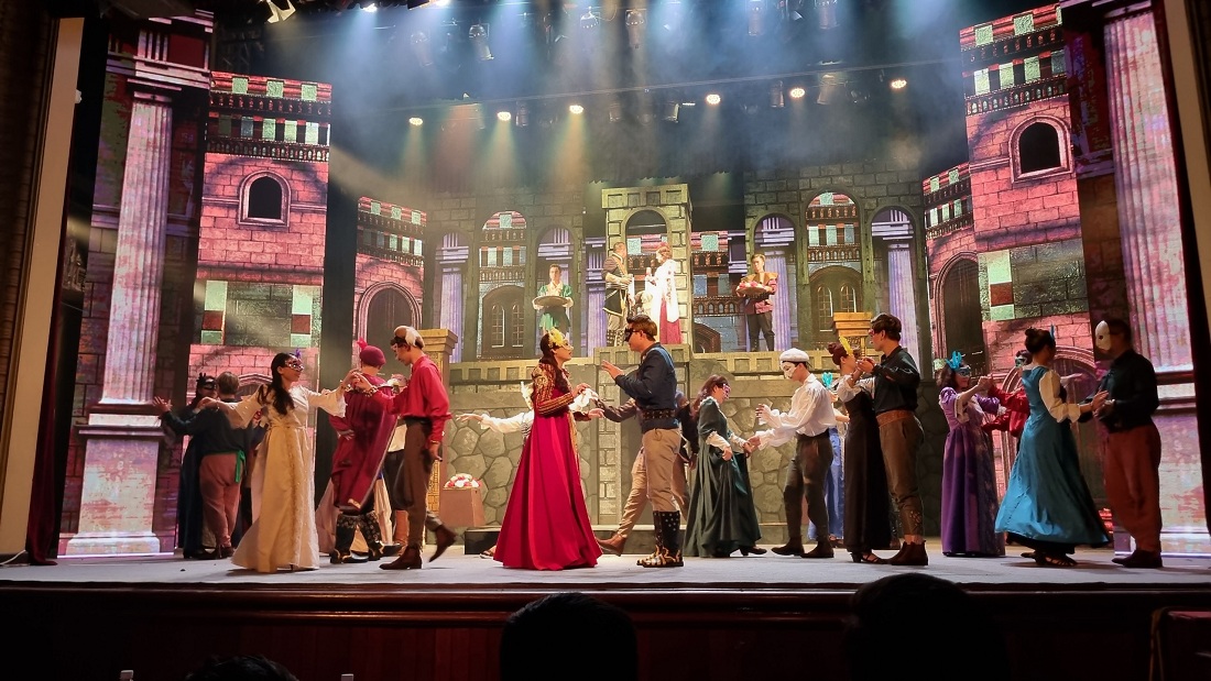 Romeo và Juliet là tác phẩm kinh điển của William Shakespeare do Đoàn Kịch nói Hải Phòng tổ chức thực hiện trên sân khấu của Nhà hát Thành phố. Ảnh: Thanh Tân