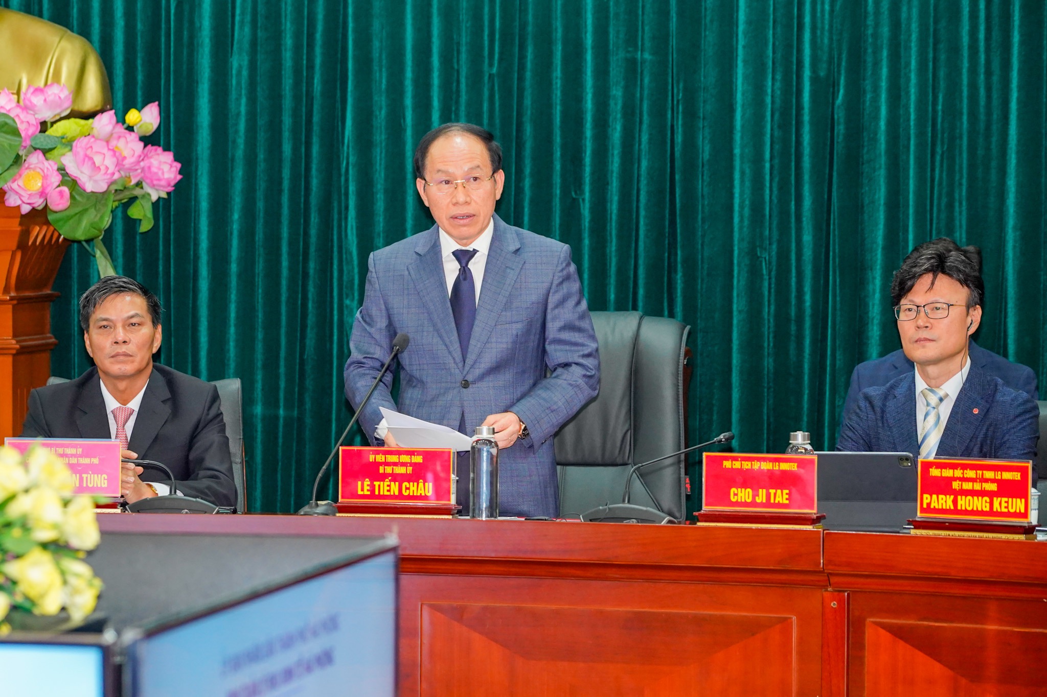 Ông Lê Tiến Châu, Bí thư Thành ủy Hải Phòng phát biểu tại Hội nghị