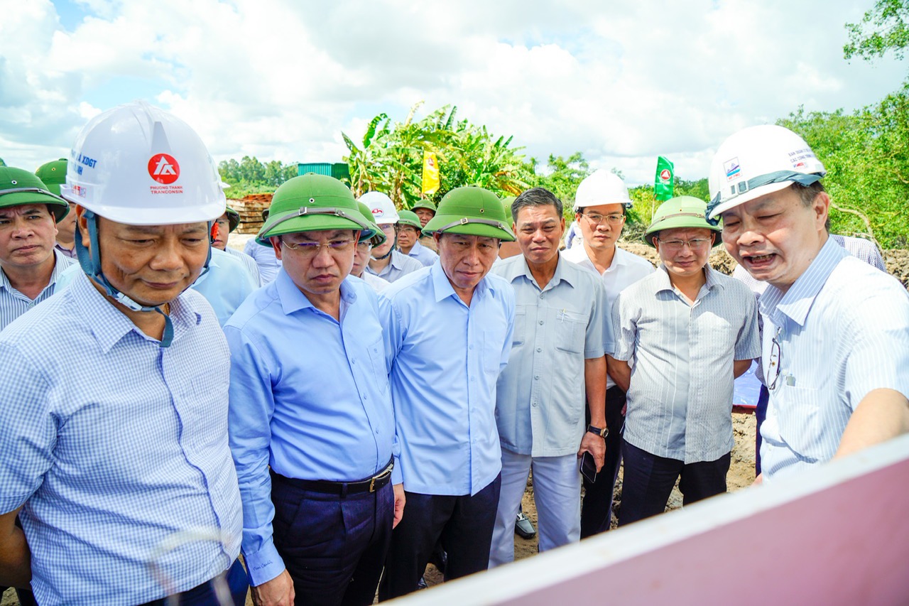 Lãnh đạo Hải Phòng, Quảng Ninh kiểm tra thực địa tại Dự án cầu Bến Rừng