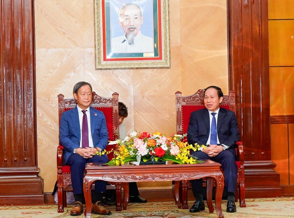 Ông Lê Tiến Châu, Bí thư Thành uỷ Hải Phòng tiếp và làm việc với Phó Chủ tịch Thường trực cấp cao Văn phòng Cơ quan hợp tác phát triển quốc tế Nhật Bản (JICA)